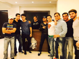 Watch: Salman Khan and Mika Singh sing ‘Baar Baar Din Yeh Aaye’ for birthday boy Sohail Khan