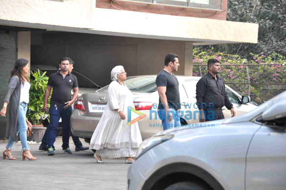 salman khan iulia vantur snapped post christmas brunch at arpita khans house 3