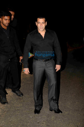 Salman Khan celebrates 51st birthday at his farmhouse in Panvel