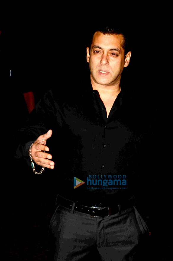 salman khan celebrates 51st birthday at his farmhouse in panvel 9