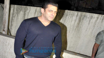 Salman Khan, Sangeeta Bijlani and others snapped post ‘Dangal’ screening