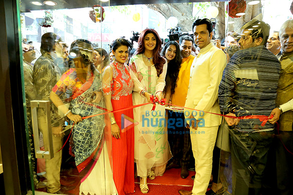 Shilpa Shetty inaugurates Varti Jewels