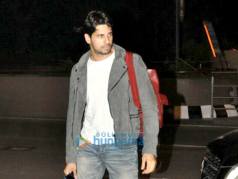 Sidharth Malhotra & Alia Bhatt snapped as they depart for New Year holiday