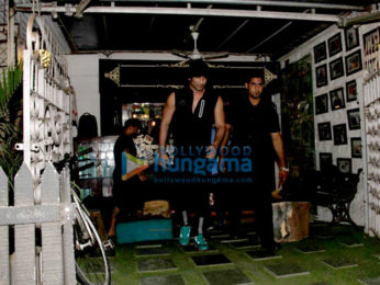 Sushant Singh Rajput snapped post getting tattooed in Bandra