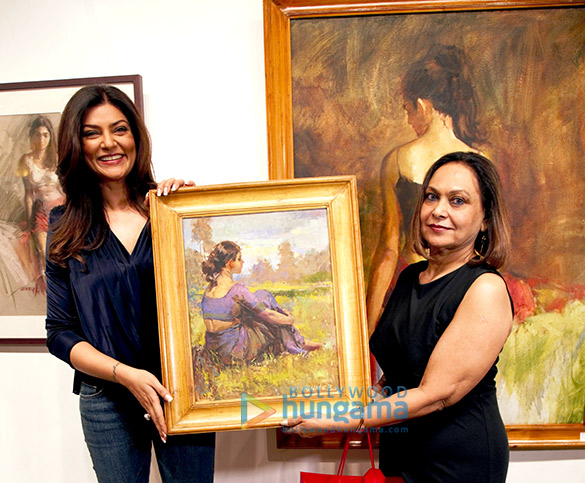 Sushmita Sen & Prasoon Joshi inaugurate late John Fernandes’ Masterstrokes art show