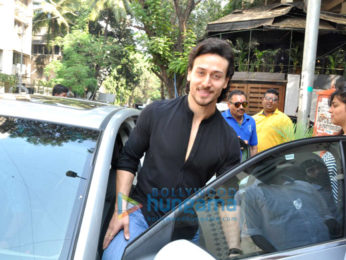 Tiger Shroff & Kriti Sanon snapped in Bandra