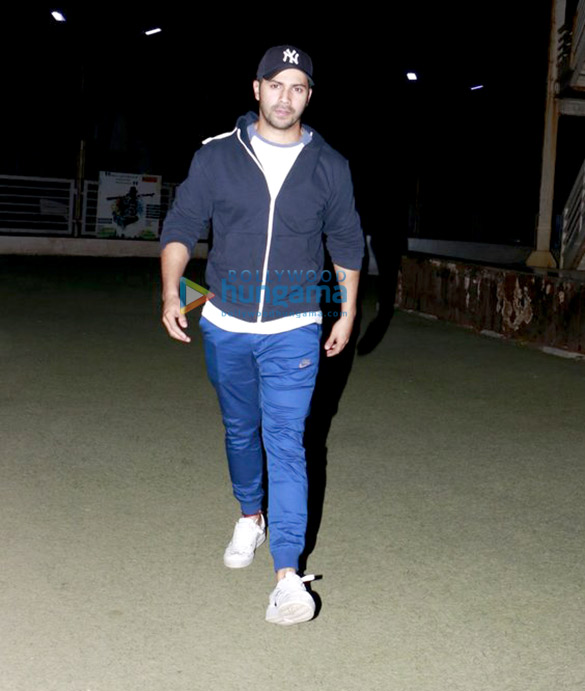 varun dhawan snapped post a screening of dangal 3