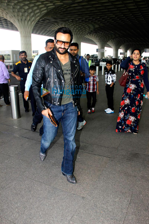virat kohli anushka and many more snapped at airport 5