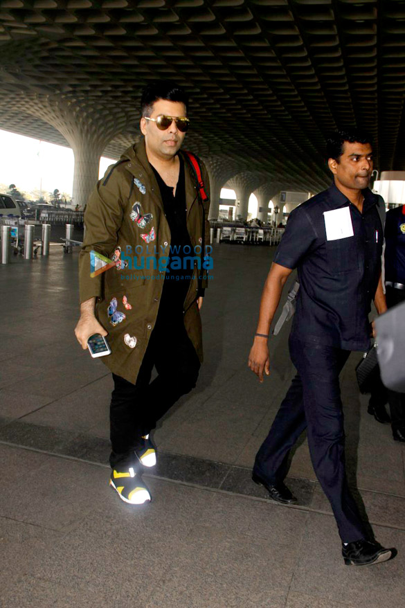 virat kohli anushka and many more snapped at airport 8