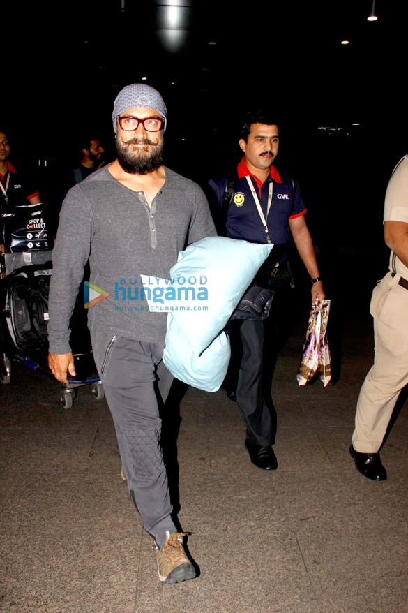aamir khan sunny leone and others snapped at the airport 3