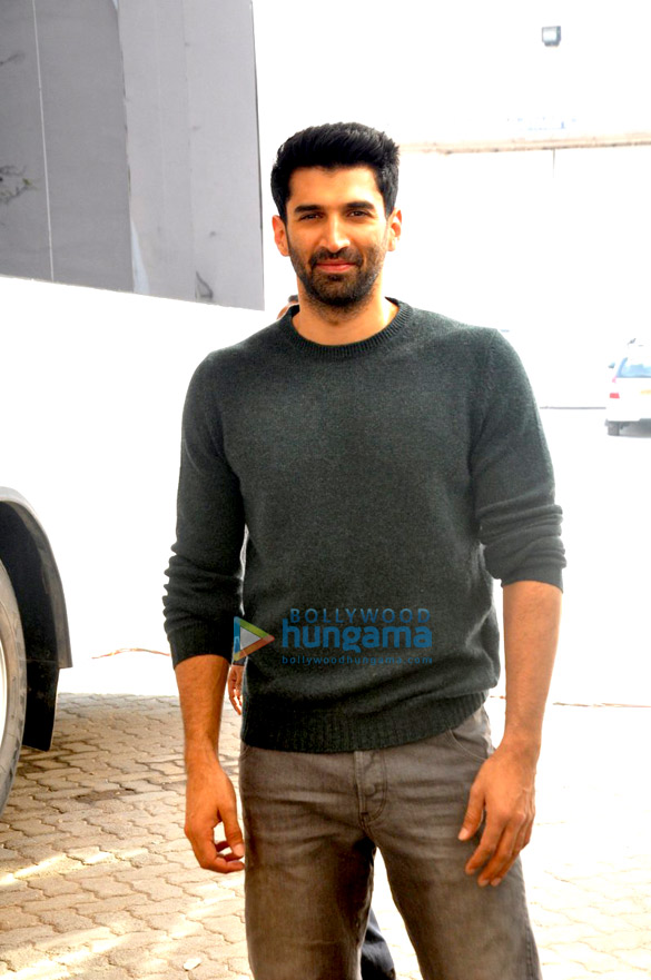 aditya shraddha snapped at ok jaanu promotions 3