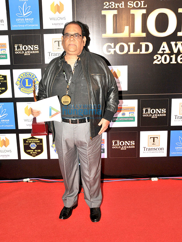 aishwarya rai bachchan and tiger shroff grace the 23rd sol lions gold awards 2016 18