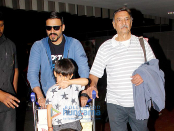 Akshay Kumar, Ajay Devgn, Kajol, Jacqueline Fernandez, Parineeti Chopra and others snapped at the airport