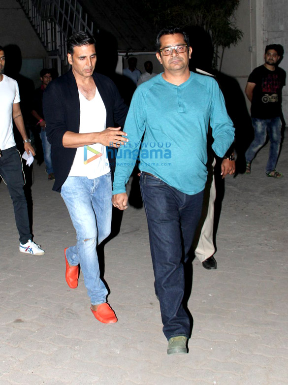 Akshay Kumar and director Subhash Kapoor snapped at ‘Jolly LLB 2’ promotions Akshay Kumar and director Subhash Kapoor snapped at ‘Jolly LLB 2’ promotions