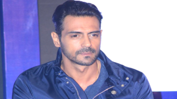 Arjun Rampal shares a heartwarming post after his mother beats cancer