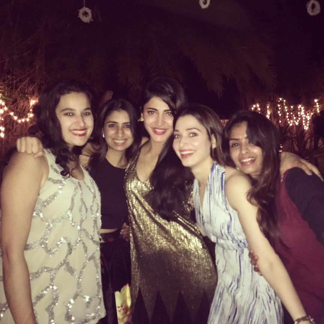 check out shruti haasan celebrates her birthday with tamannaah bhatia and kamal haasan 1