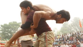 Box Office: Dangal crosses 27.72 mil. USD [188.84 cr.] in the overseas markets, 200 cr. mark on the cards?