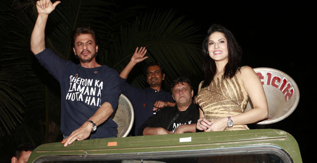 Shah Rukh Khan’s STYLISH Entry At Raees Success Party Shah Rukh Khan’s STYLISH Entry At Raees Success Party