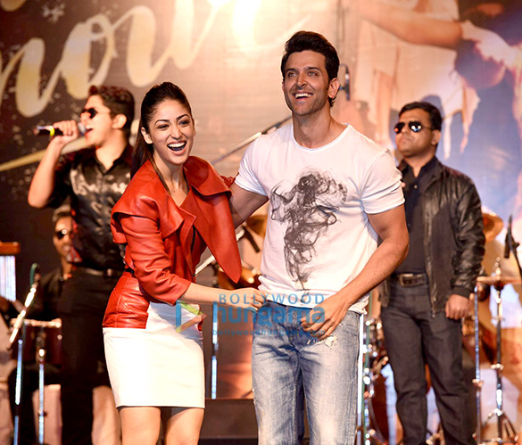 hrithik roshan yami gautam launch mon amour song from kaabil 10