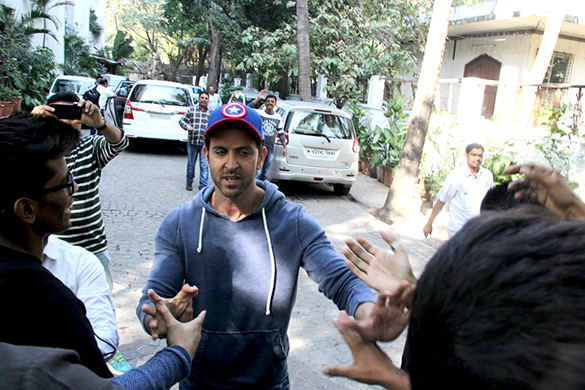 hrithik roshan snapped meeting his fans on his birthday 6