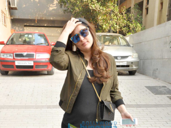Kareena Kapoor Khan snapped post salon session in Bandra