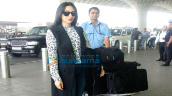 Preity Zinta and Karisma Kapoor snapped at the airport