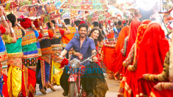Movie still from the Movie Raees