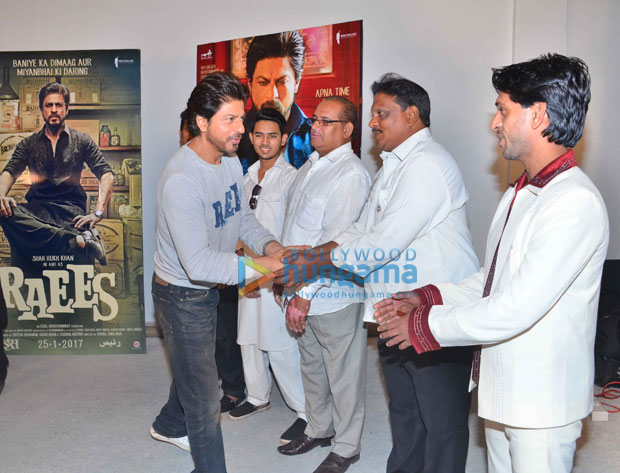 Raees meets Raees-22