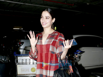 Riya Sen & Tamannaah Bhatia snapped at the airport