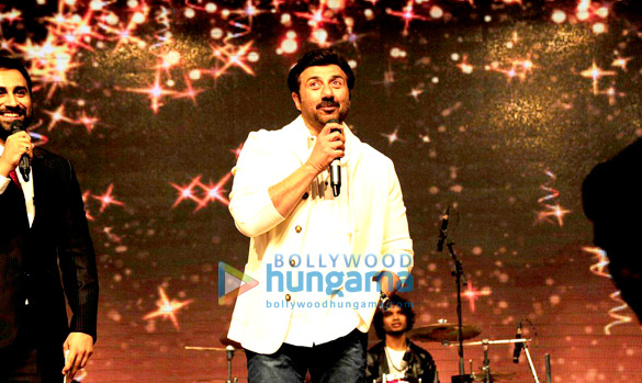 shah rukh khan salman khan karisma kapoor kangna ranaut and others celebrate international customs day 16