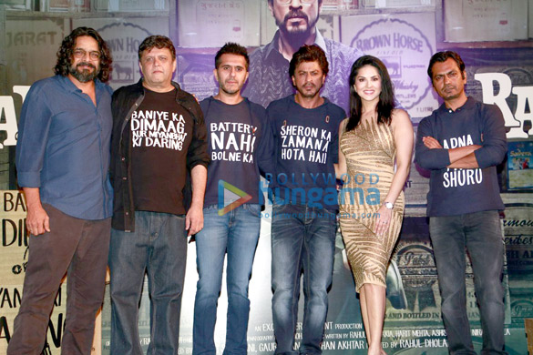 shah rukh khan sunny leone and others grace the success bash of raees 1