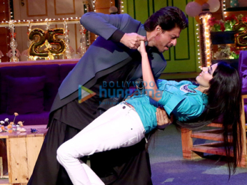 Shah Rukh Khan and Nawazuddin Siddiqui promote 'Raees' on The Kapil Sharma Show