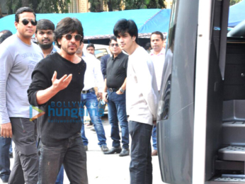 Shah Rukh Khan promotes 'Raees' at Mehboob Studio in Bandra