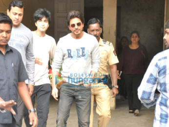 Shah Rukh Khan promotes 'Raees' at Mehboob Studio in Bandra