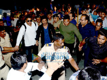 Shah Rukh Khan snapped at Bombay Central as he departs for New Delhi