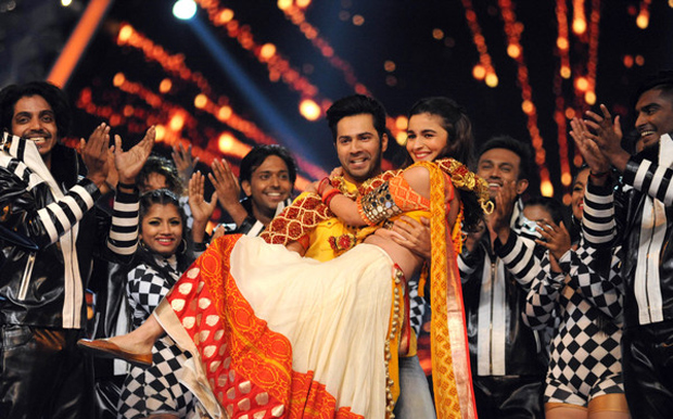 shahid kapoor katrina kaif alia bhatt and varun dhawan set the stage on fire at umang 2017 4