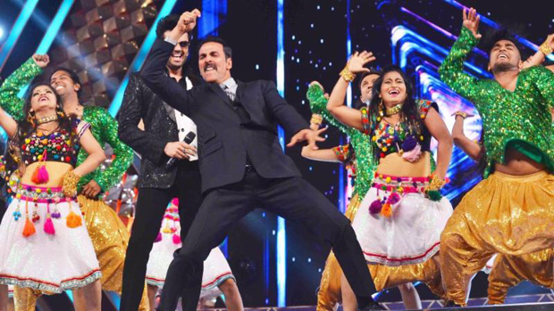 shahid kapoor katrina kaif alia bhatt and varun dhawan set the stage on fire at umang 2017 5 shahid kapoor katrina kaif alia bhatt and varun dhawan set the stage on fire at umang 2017 5