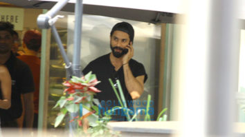 Shahid Kapoor snapped at The Kitchen Garden in Bandra