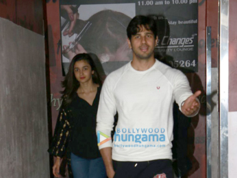 Sidharth Malhotra & Alia Bhatt snapped post a screening of 'Dangal'
