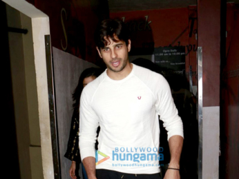 Sidharth Malhotra & Alia Bhatt snapped post a screening of 'Dangal'