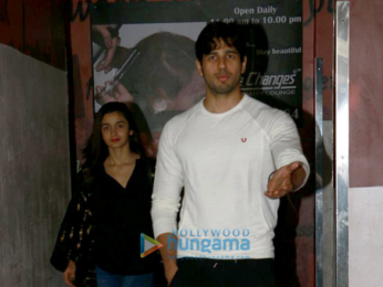 Sidharth Malhotra & Alia Bhatt snapped post a screening of 'Dangal'