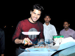 Sidharth Malhotra celebrates his birthday with his fans