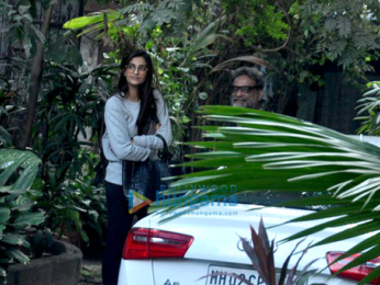 Sonam Kapoor snapped with R Balki in Bandra