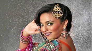 Check out: Swara Bhaskar as erotic singer in Anaarkali of Arrah