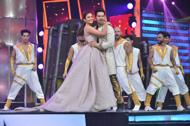 Varun Dhawan and Alia Bhatt kick-start their film Badrinath Ki Dulhania’s promotions-1
