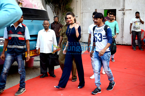 varun and amy snapped at iconic brand shoot 4 2