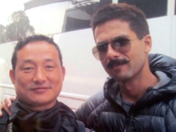 Check out: Shahid Kapoor poses with a commando Bomi while shooting for Rangoon