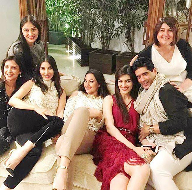 Check out: Sridevi, Kriti Sanon, Sonakshi Sinha have a lovely time at Manish Malhotra's dinner party
