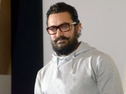 Aamir Khan gets emotional after reading handwritten letter by Rekha