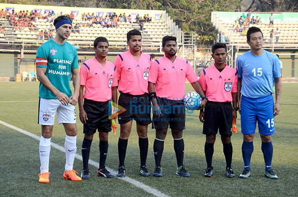 abhishek bachchan and bhaichung bhutia grace the nike premier league u 16s event 5